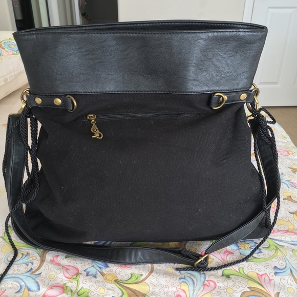 🐧Embroidered Black Tote - Picture 3 of 5